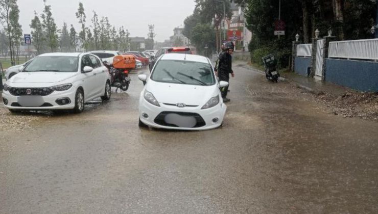 Düzce’ye Misafirliğe Geldi, Aracı Çukura Düştü
